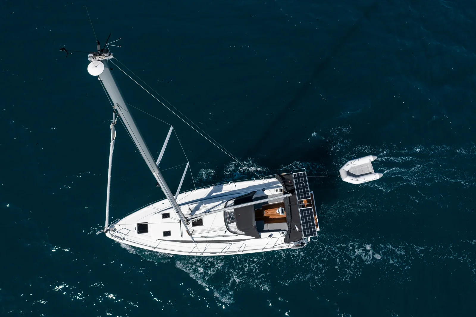 Yacht BAVARIA C38 - Martini - Foto 1