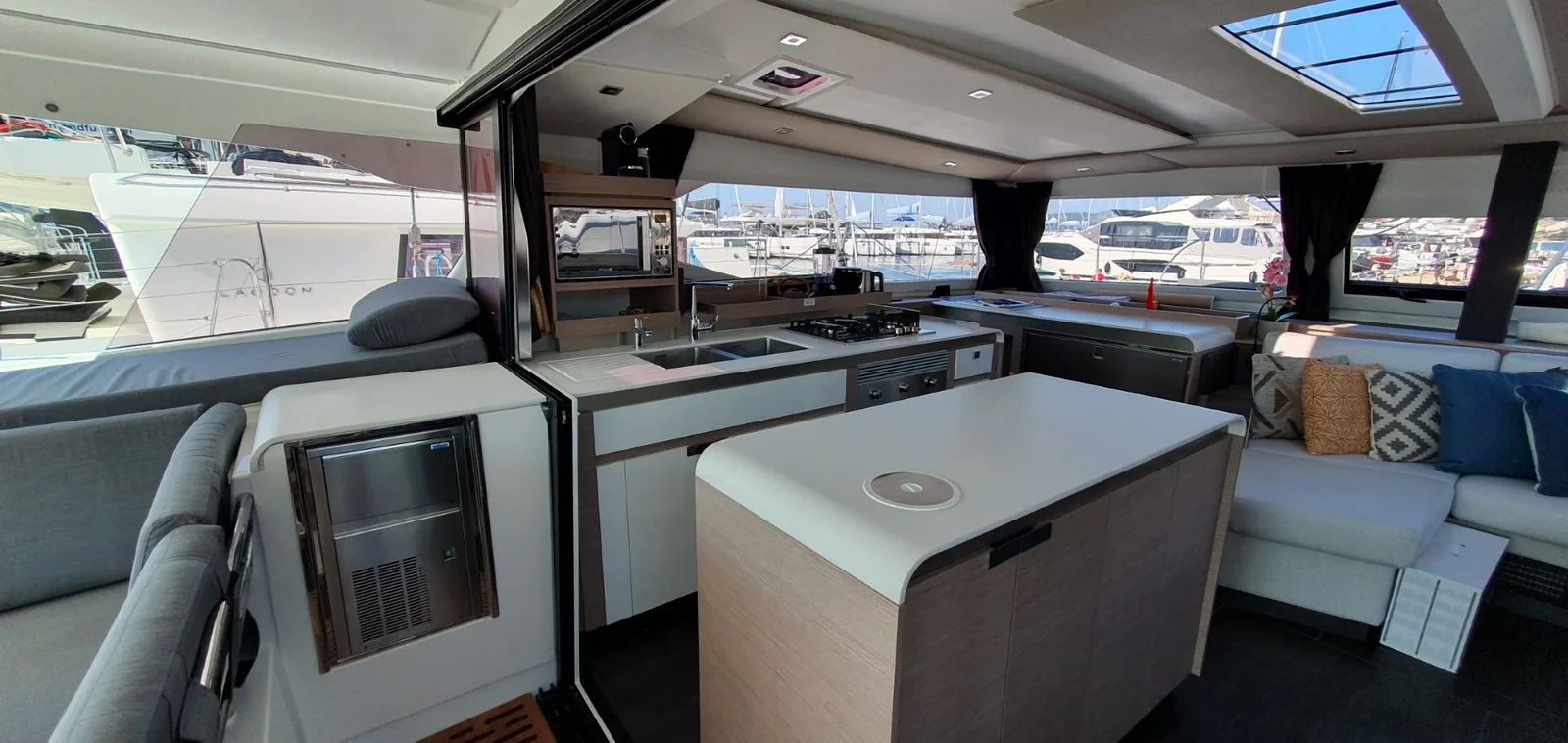 Yacht FOUNTAINE PAJOT Aura 51 - Cosmos - Foto 1