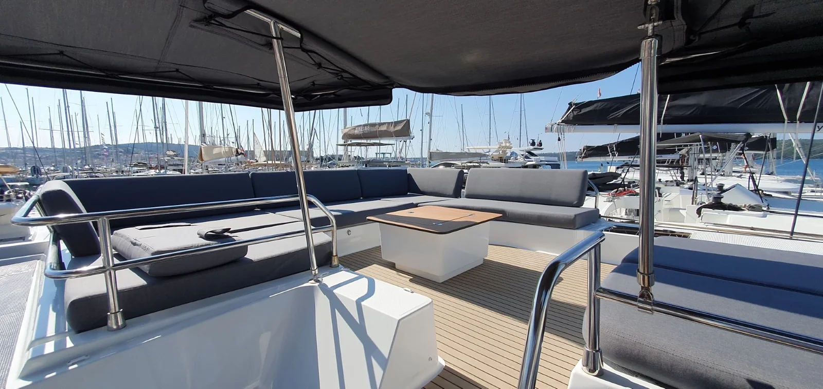Yacht FOUNTAINE PAJOT Aura 51 - Cosmos - Foto 1
