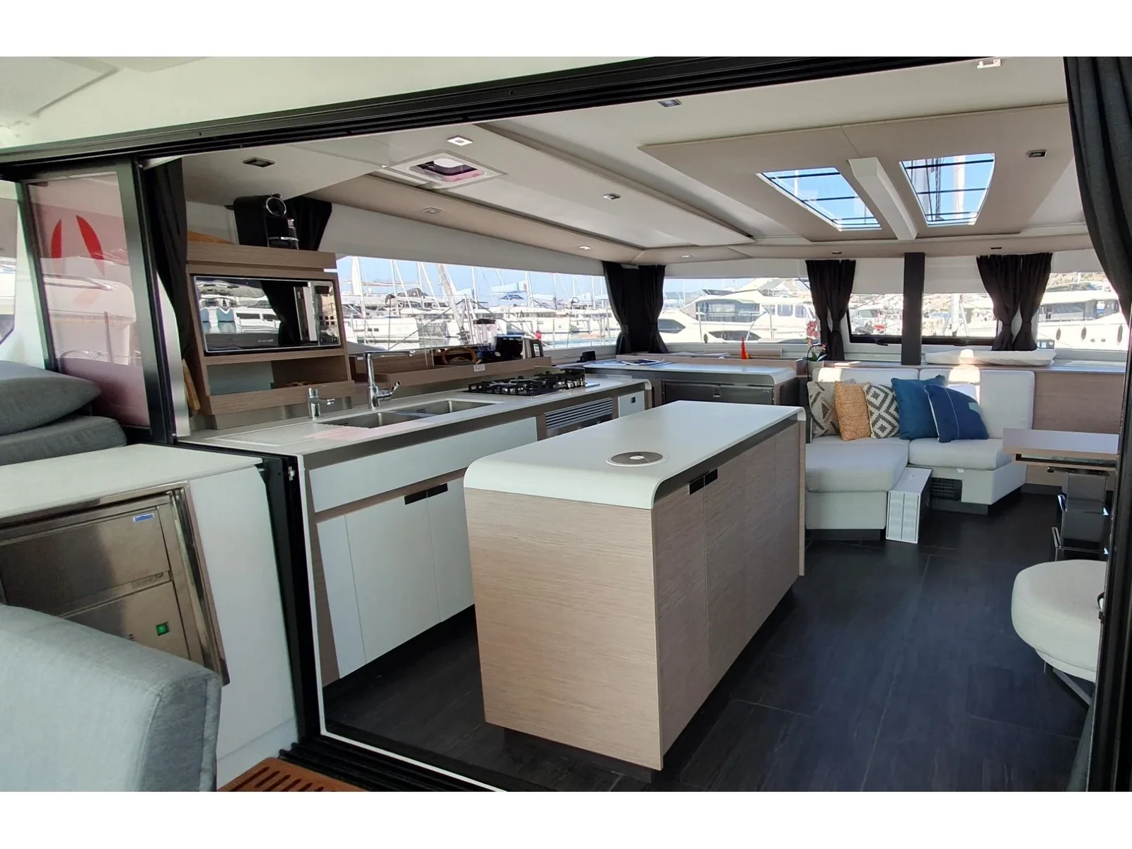 Yacht FOUNTAINE PAJOT Aura 51 - Cosmos - Foto 1