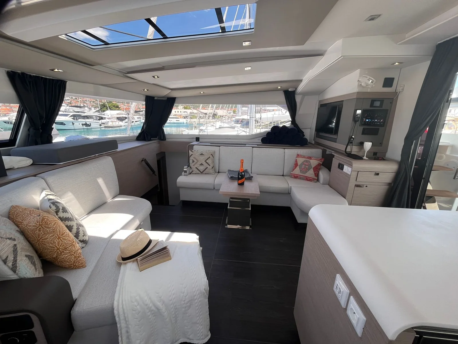 Yacht FOUNTAINE PAJOT Aura 51 - Cosmos - Foto 1