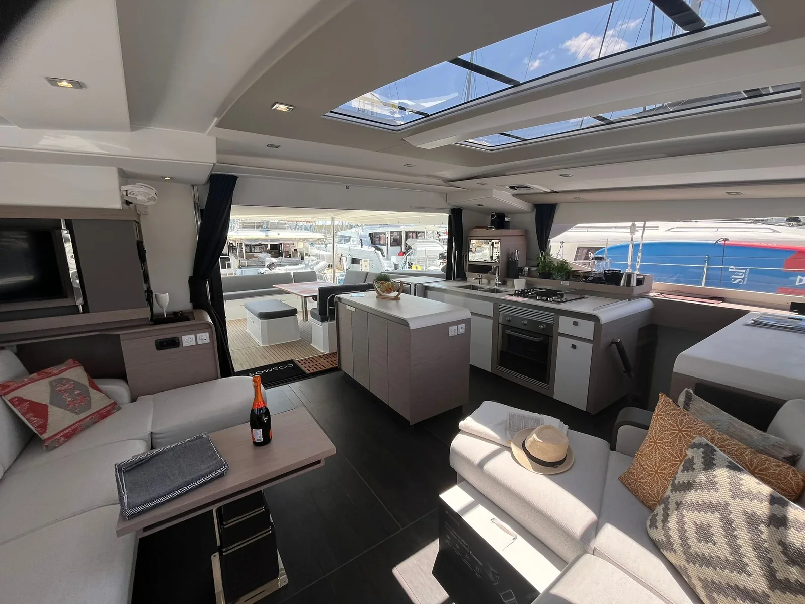 Yacht FOUNTAINE PAJOT Aura 51 - Cosmos - Foto 1