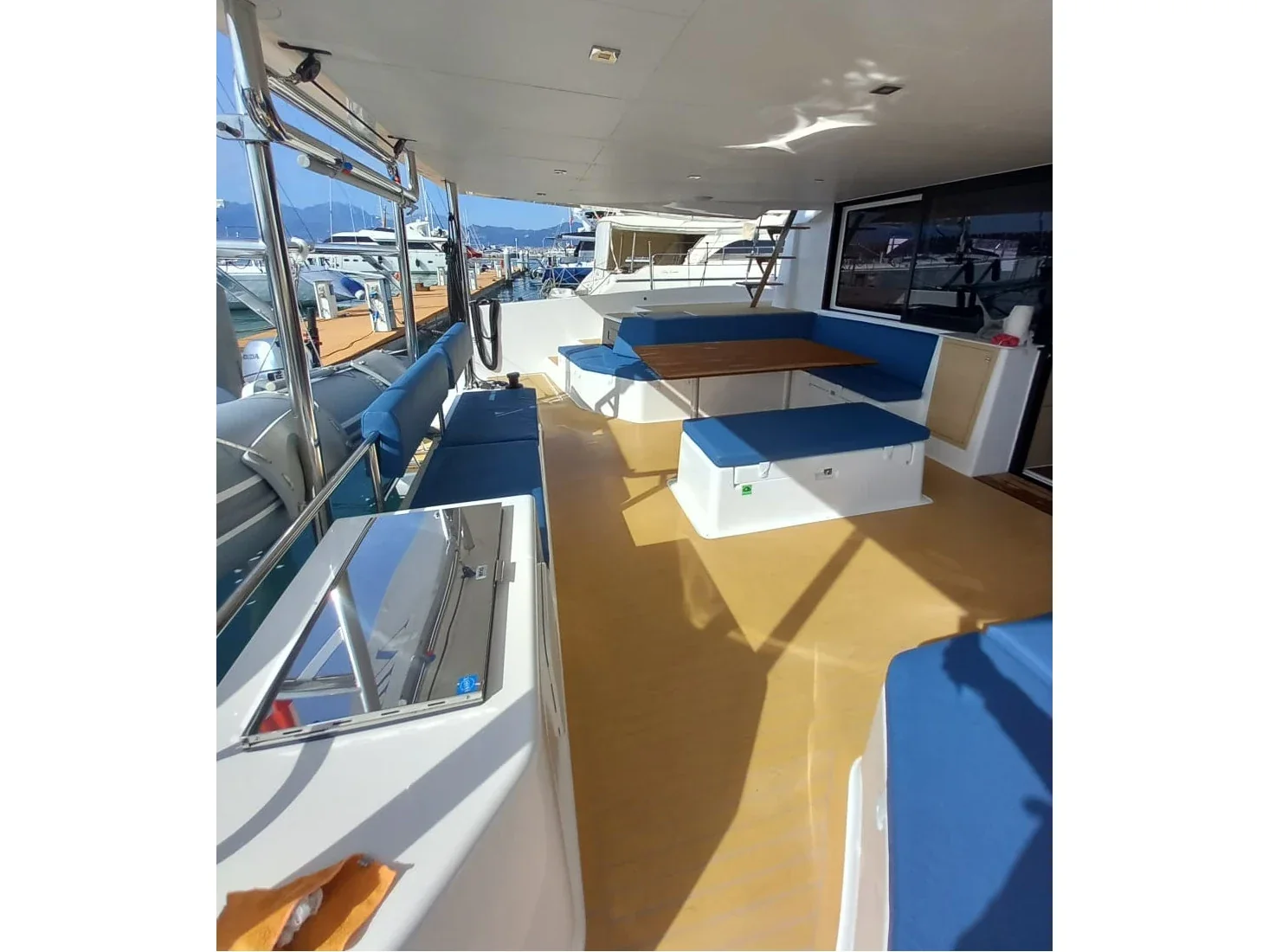 Yacht DUFOUR 48 Catamaran - Niña