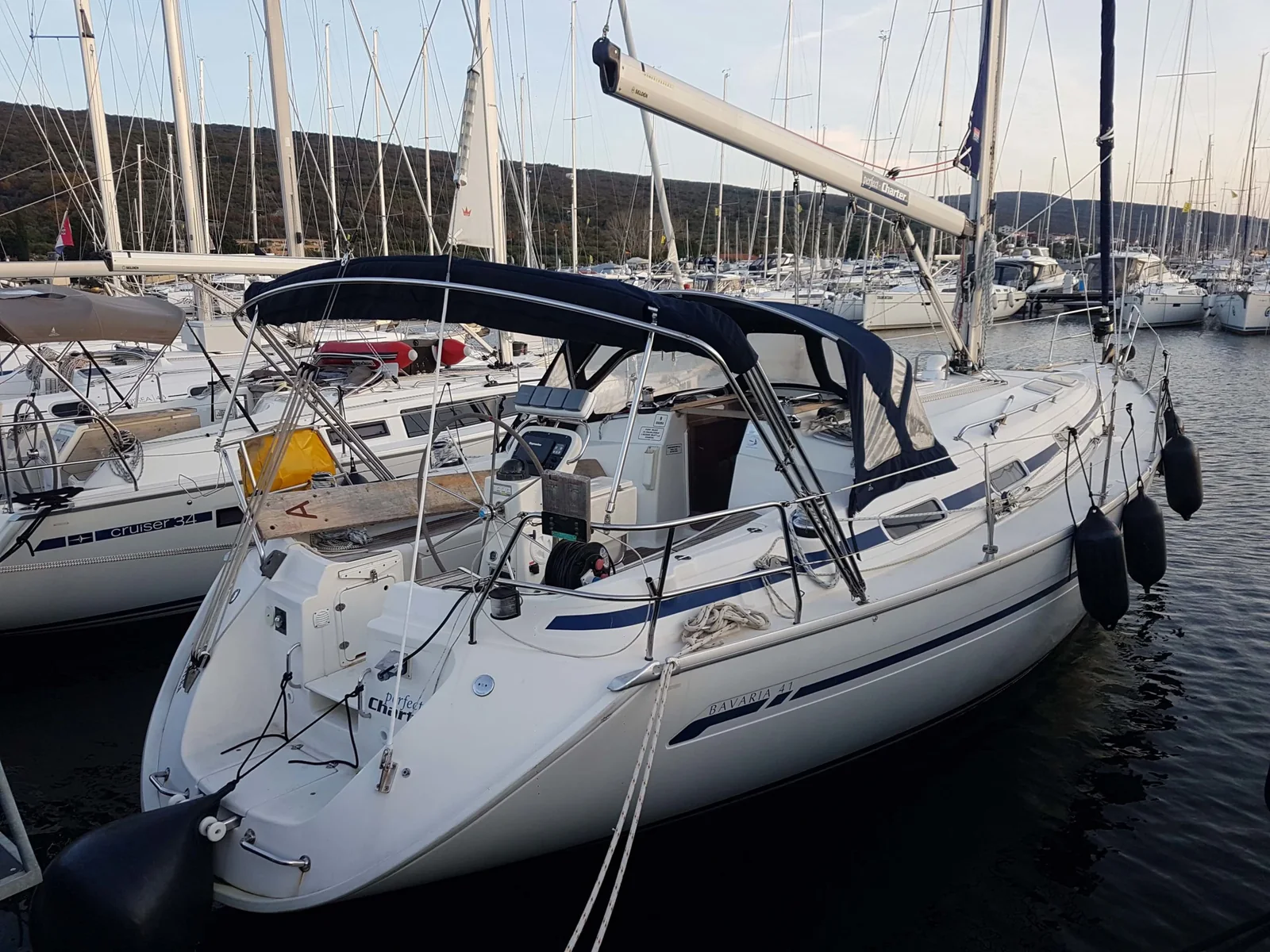 Yacht BAVARIA 41 - Azzurro - Foto 1