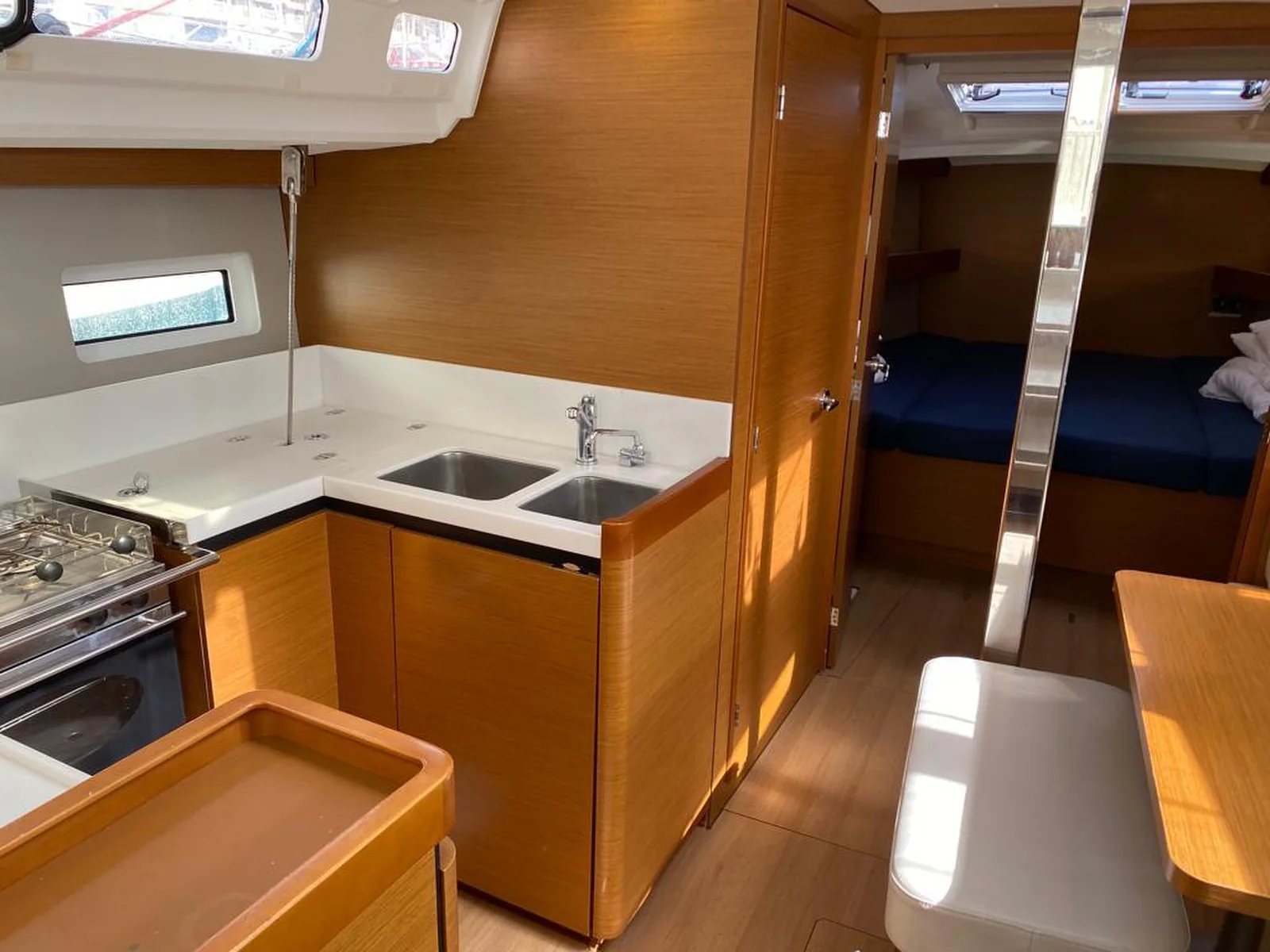 Yacht JEANNEAU Sun Odyssey 440 - Alboran Caipiroska - Foto 1