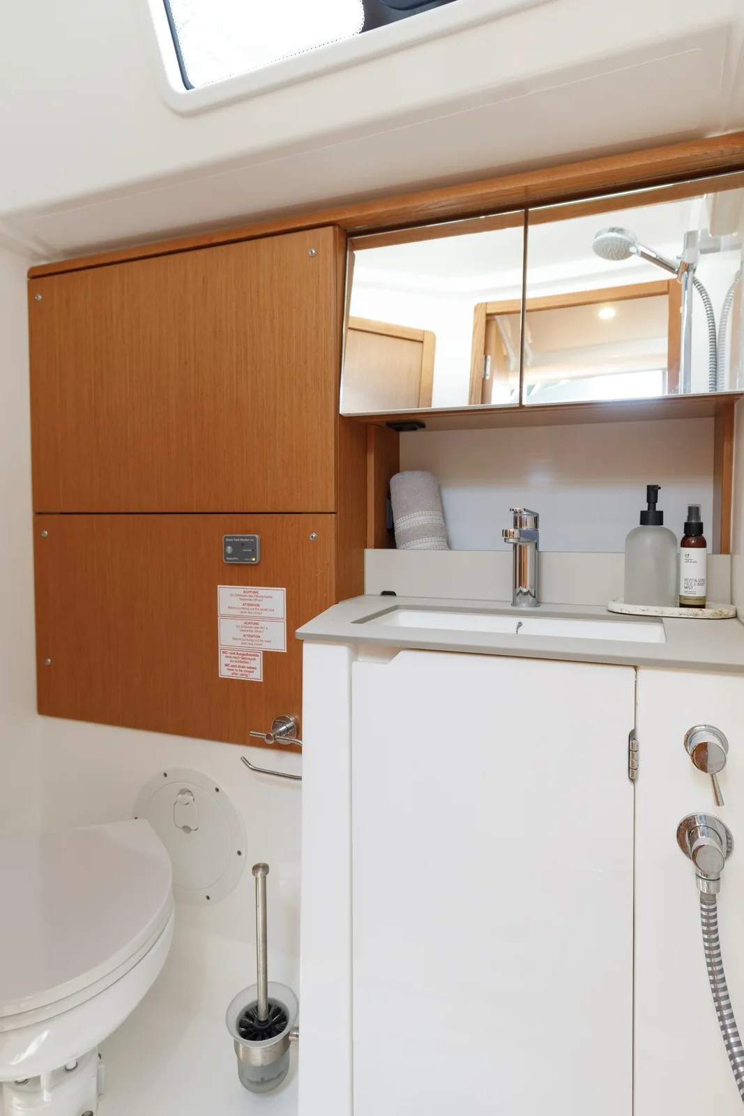 Yacht BAVARIA C46 - Captain Melianos - Foto 1