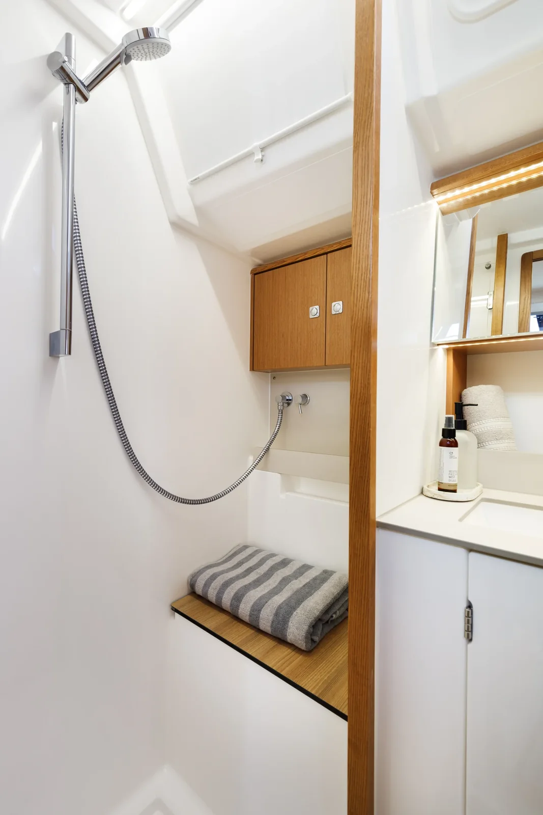 Yacht BAVARIA C46 - Captain Melianos - Foto 1