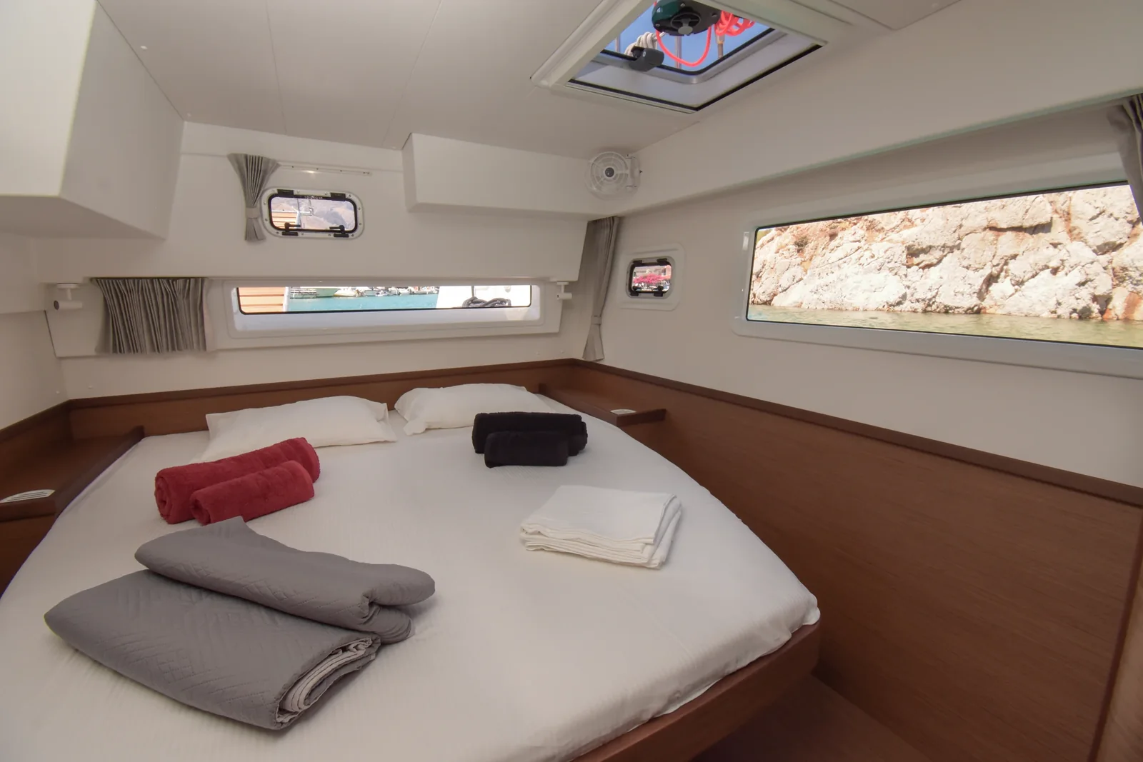 Yacht LAGOON 42 - Aenaos - Foto 1