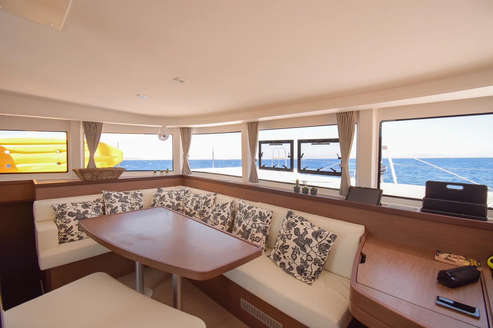 Yacht LAGOON 42 - Aenaos - Foto 1