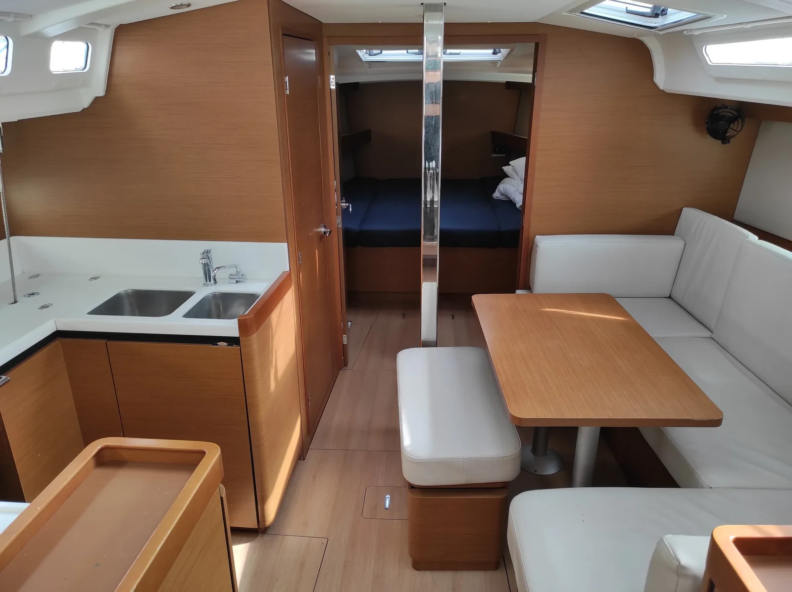 Yacht JEANNEAU Sun Odyssey 440 - Alboran Caipiroska - Foto 1