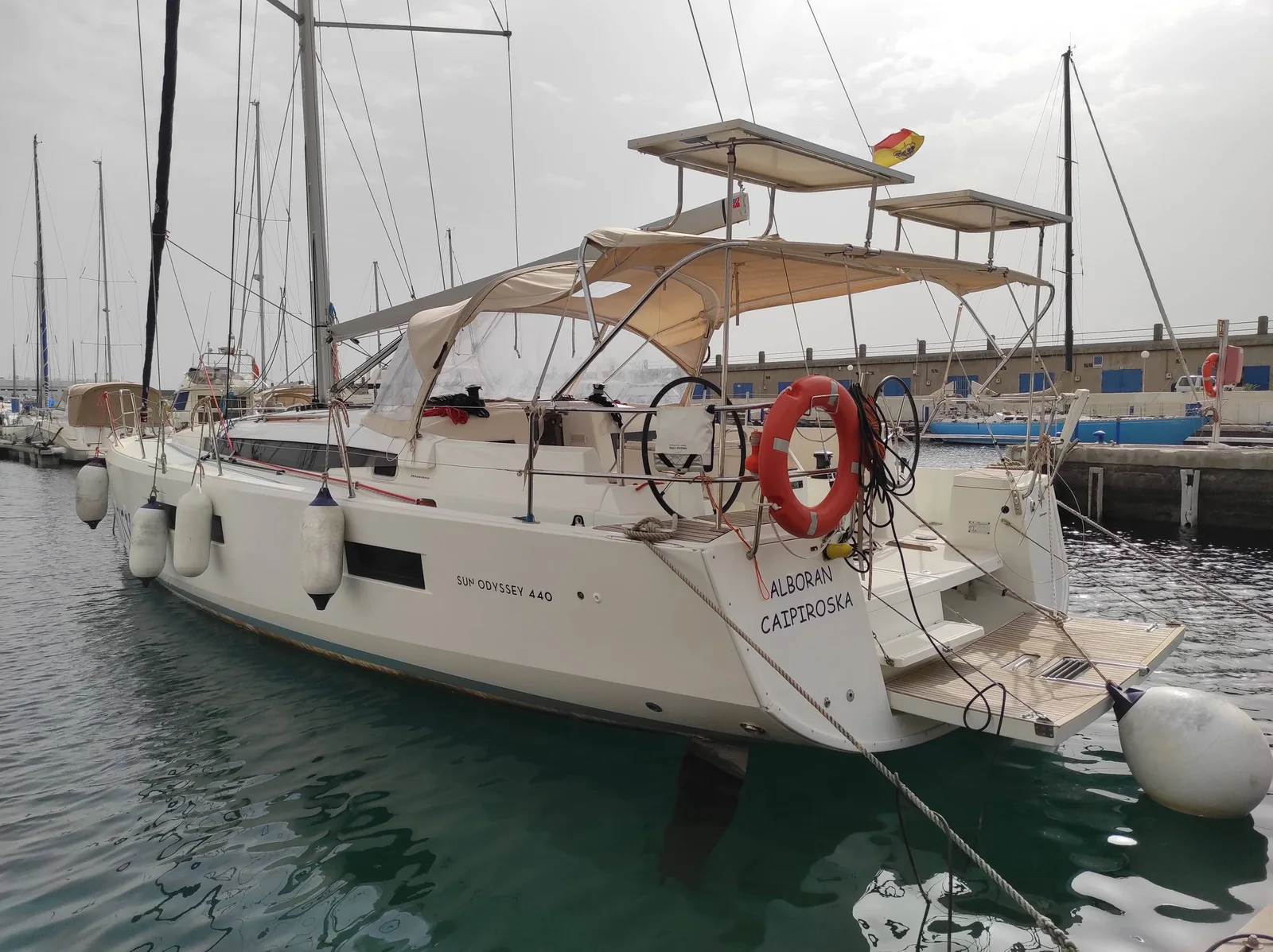 Yacht JEANNEAU Sun Odyssey 440 - Alboran Caipiroska - Foto 1