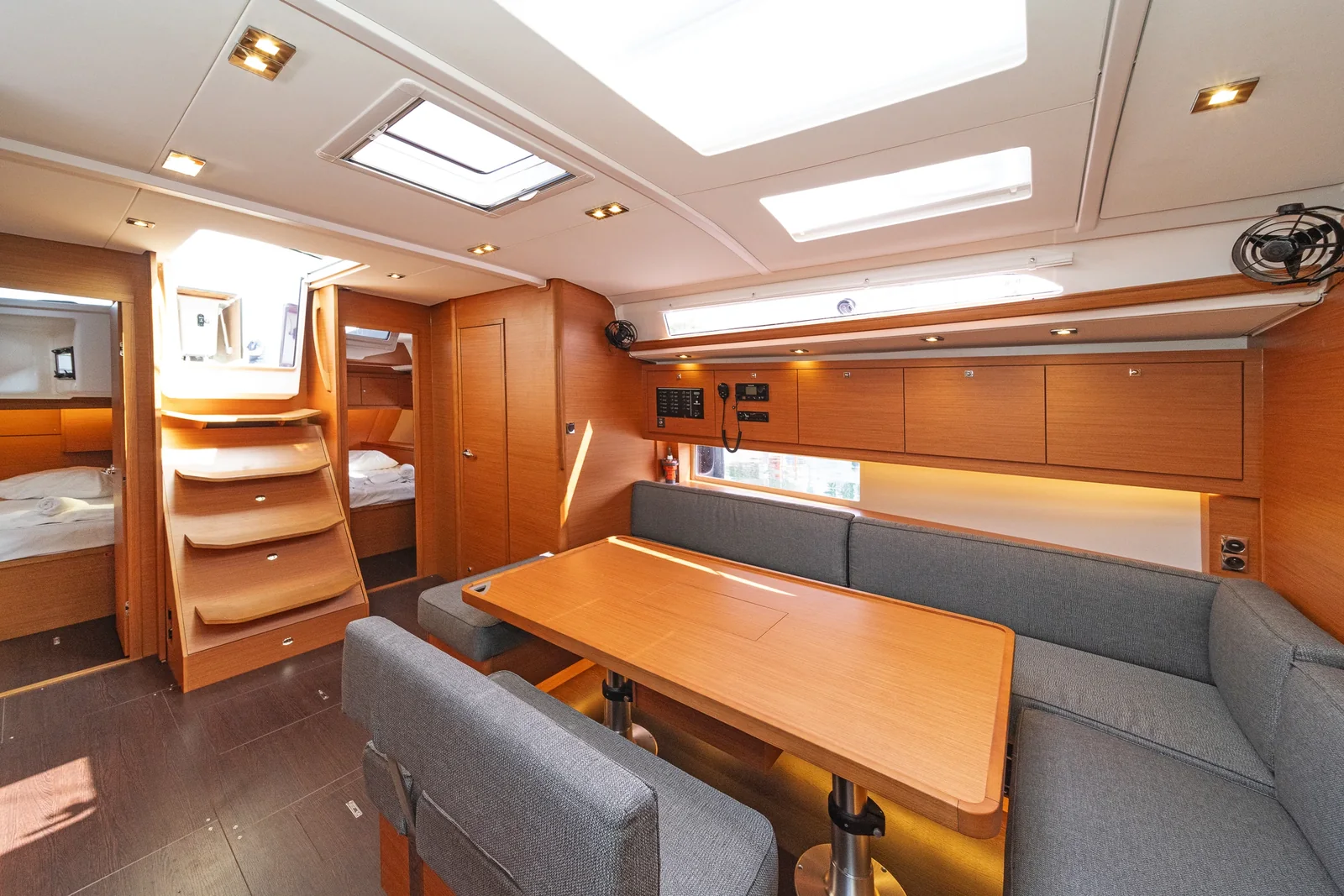 Yacht DUFOUR 470 - Imagine - Foto 1