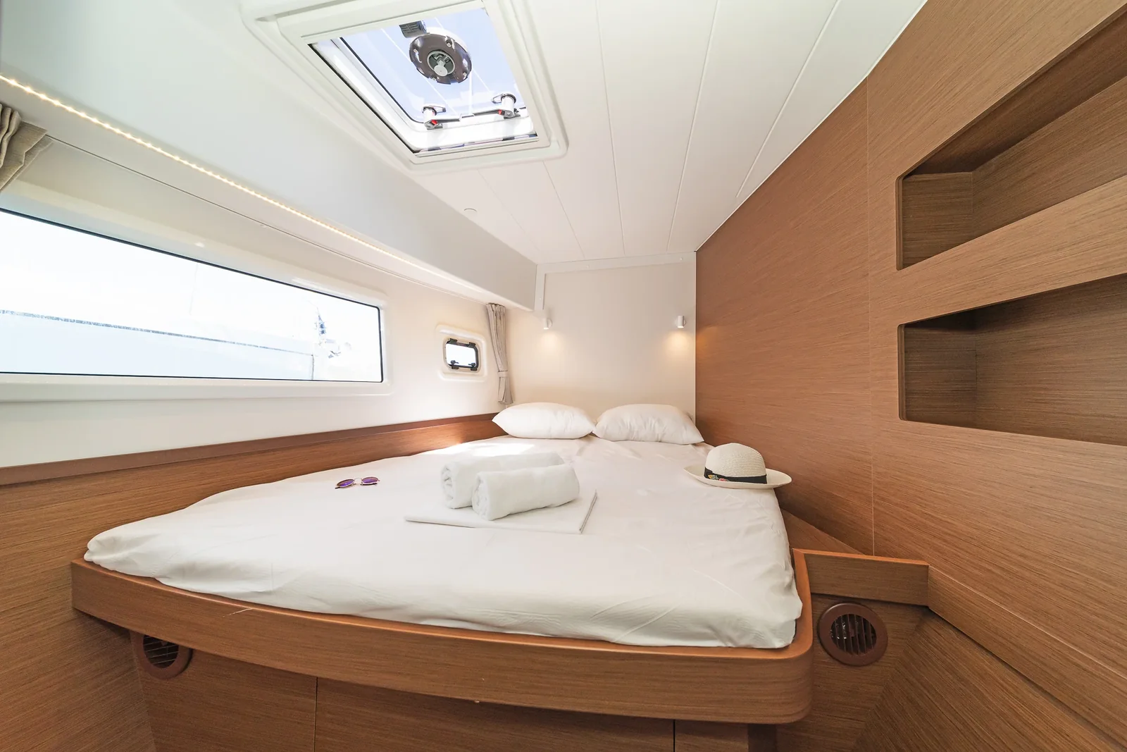 Yacht LAGOON 42 - Aurora