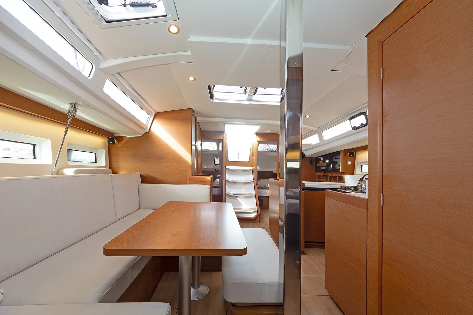 Yacht JEANNEAU Sun Odyssey 440 - Jolly Roger - Foto 1