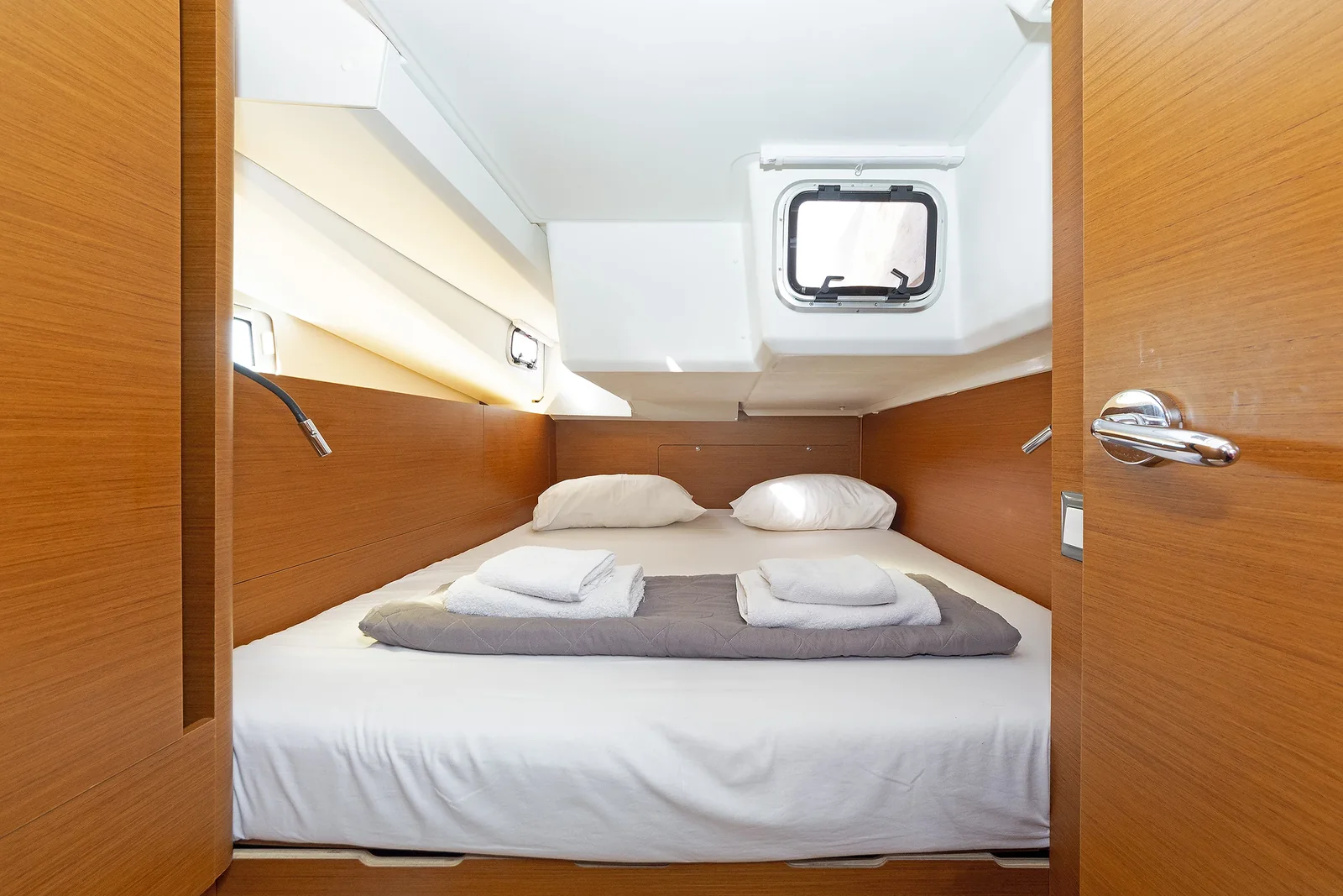 Yacht JEANNEAU Sun Odyssey 440 - Jolly Roger - Foto 1