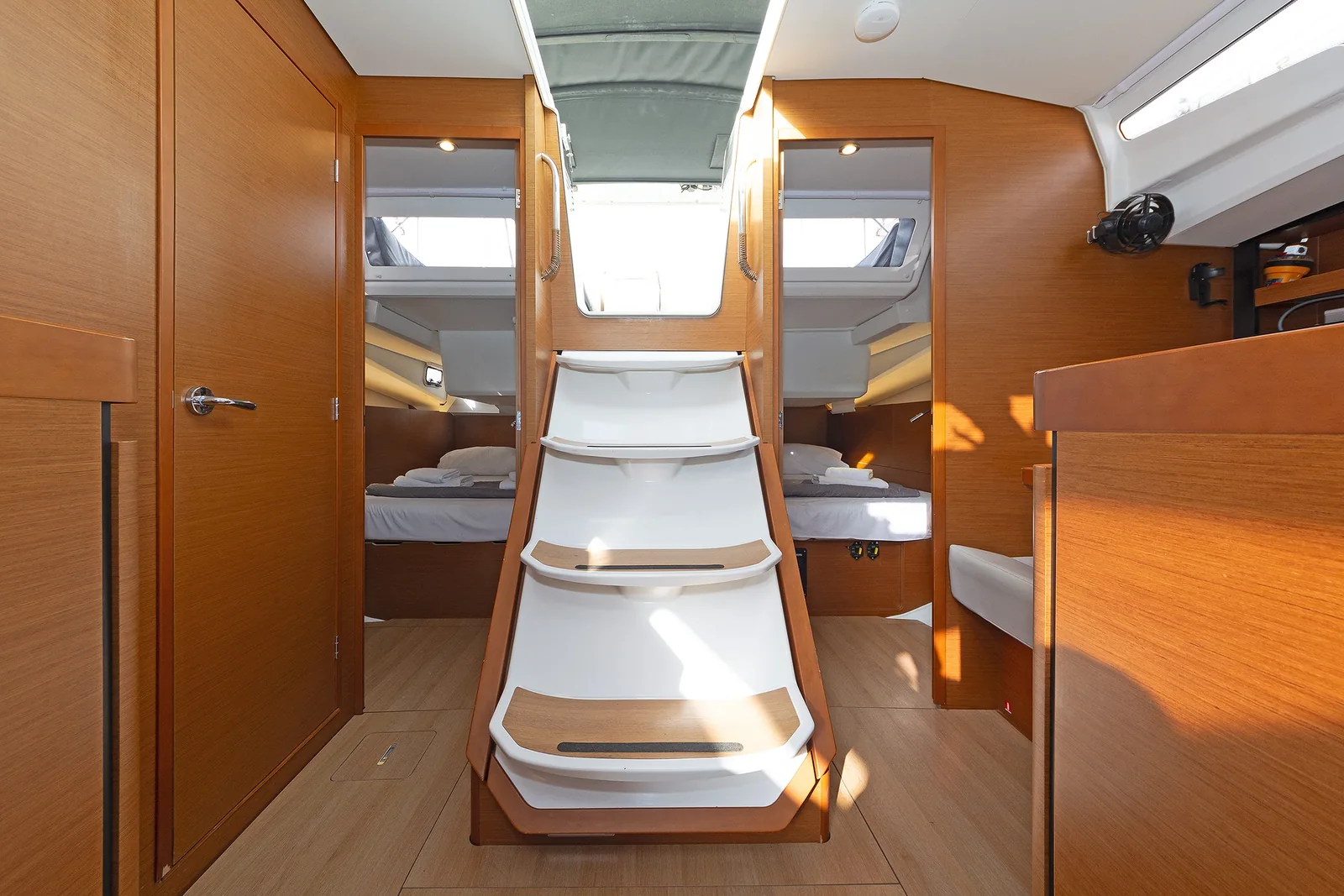 Yacht JEANNEAU Sun Odyssey 440 - Jolly Roger - Foto 1
