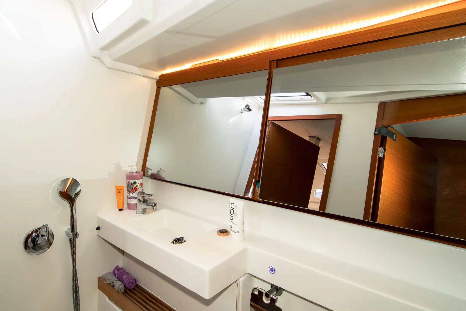 Yacht JEANNEAU Sun Odyssey 440 - Navillera - Foto 1
