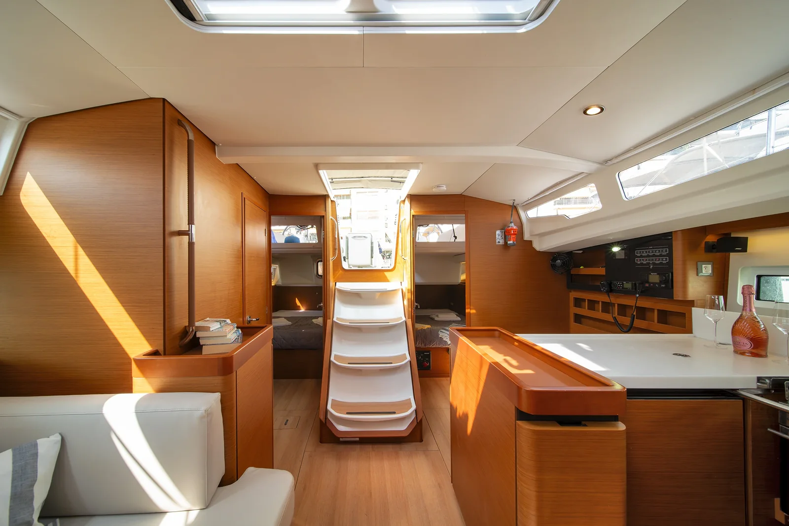 Yacht JEANNEAU Sun Odyssey 440 - Navillera - Foto 1