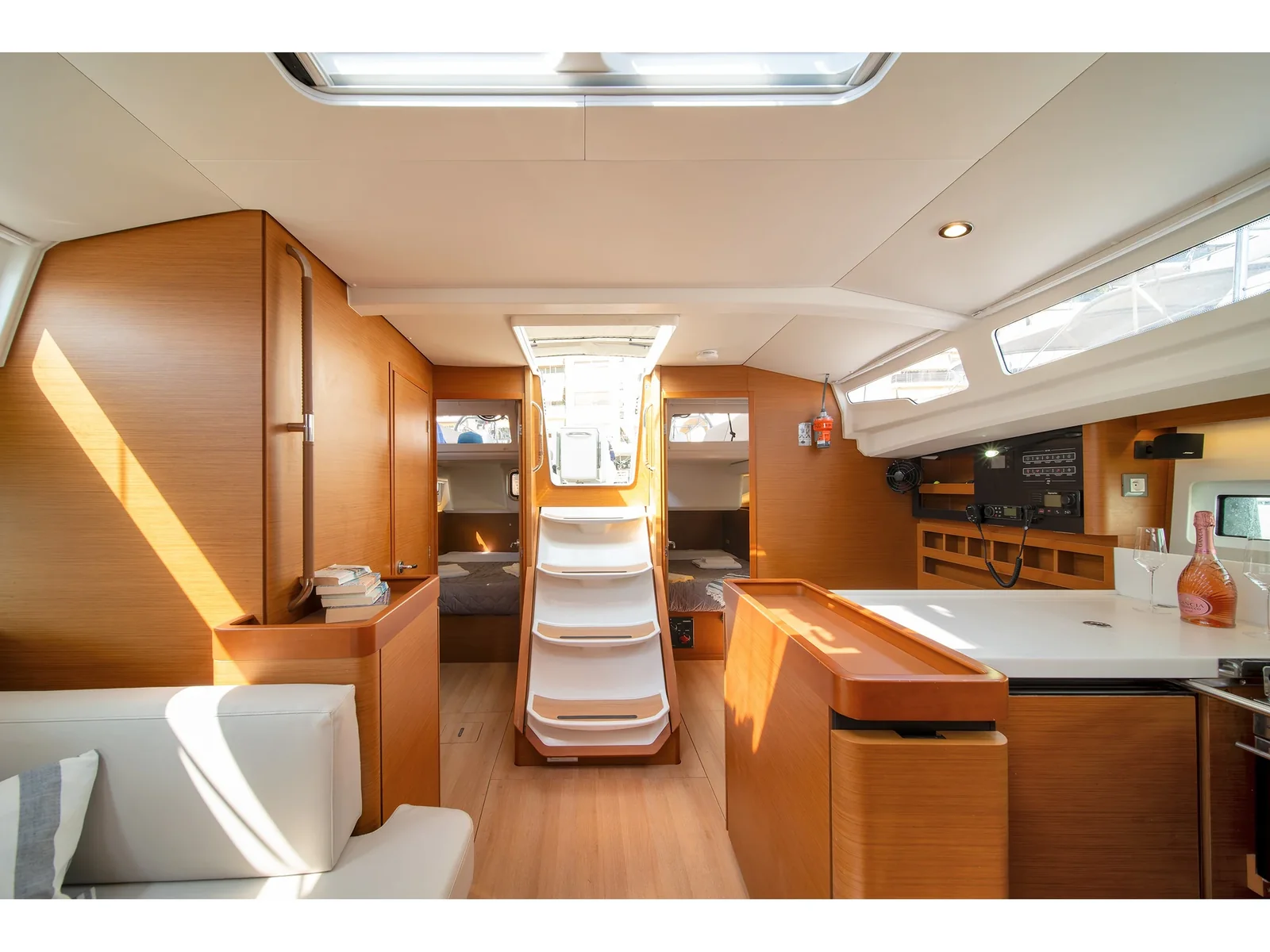 Yacht JEANNEAU Sun Odyssey 440 - Navillera - Foto 1