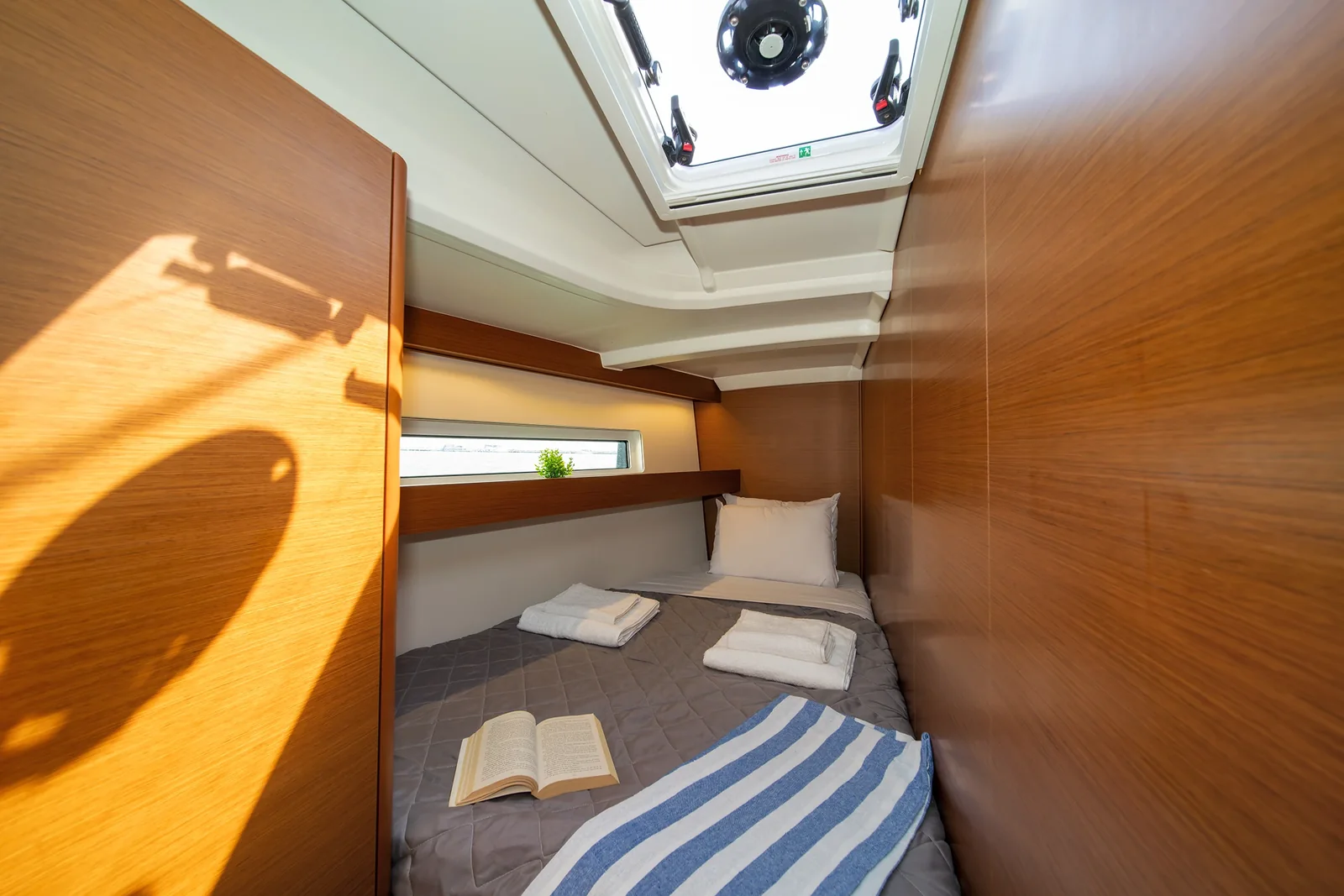 Yacht JEANNEAU Sun Odyssey 440 - Navillera - Foto 1