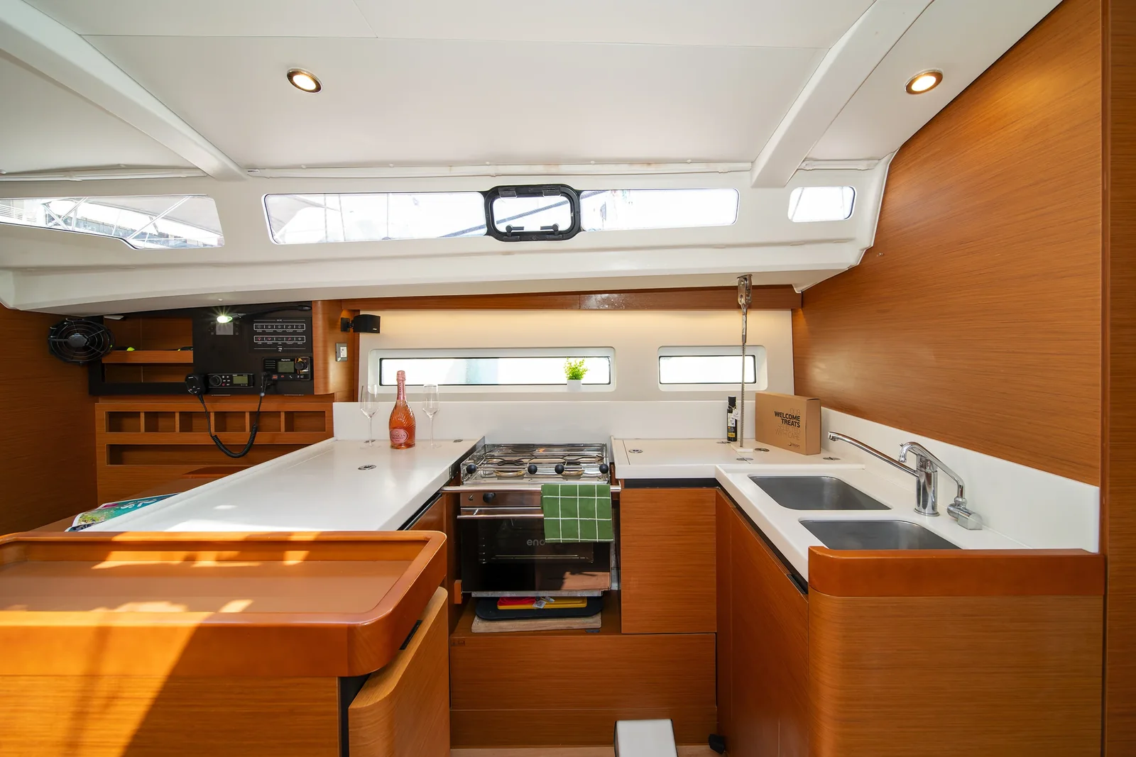 Yacht JEANNEAU Sun Odyssey 440 - Navillera - Foto 1