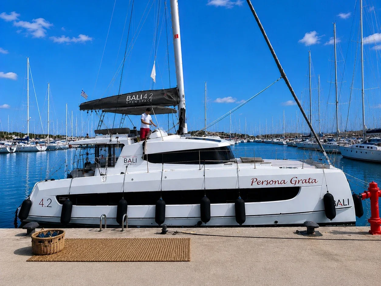 Yacht CATANA Bali 4.2 - Persona Grata - Foto 1