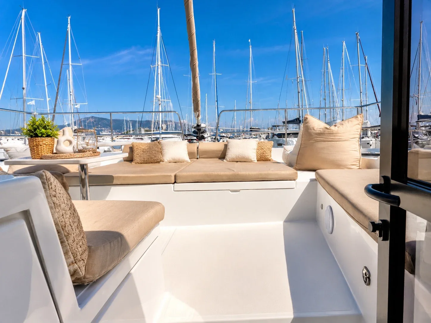 Yacht CATANA Bali 4.2 - Persona Grata - Foto 1