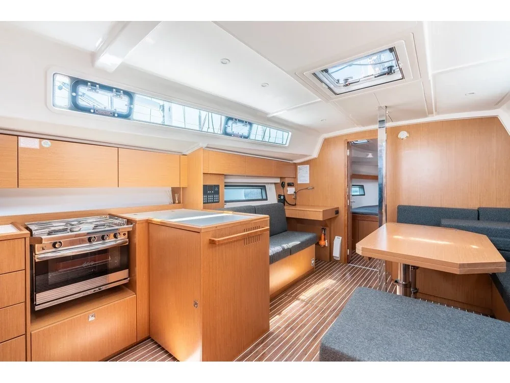 Yacht BAVARIA C42 - Harmonia - Foto 1