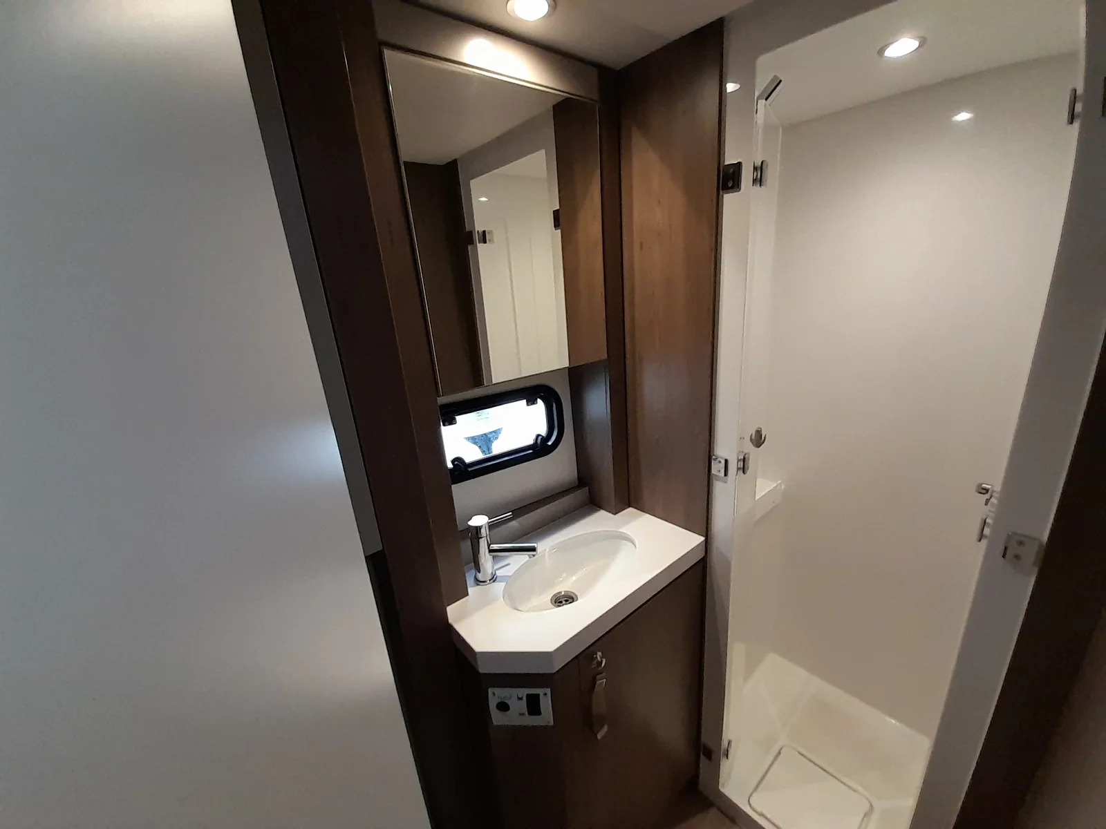 Yacht CATANA Bali 4.6 - Atlantis
