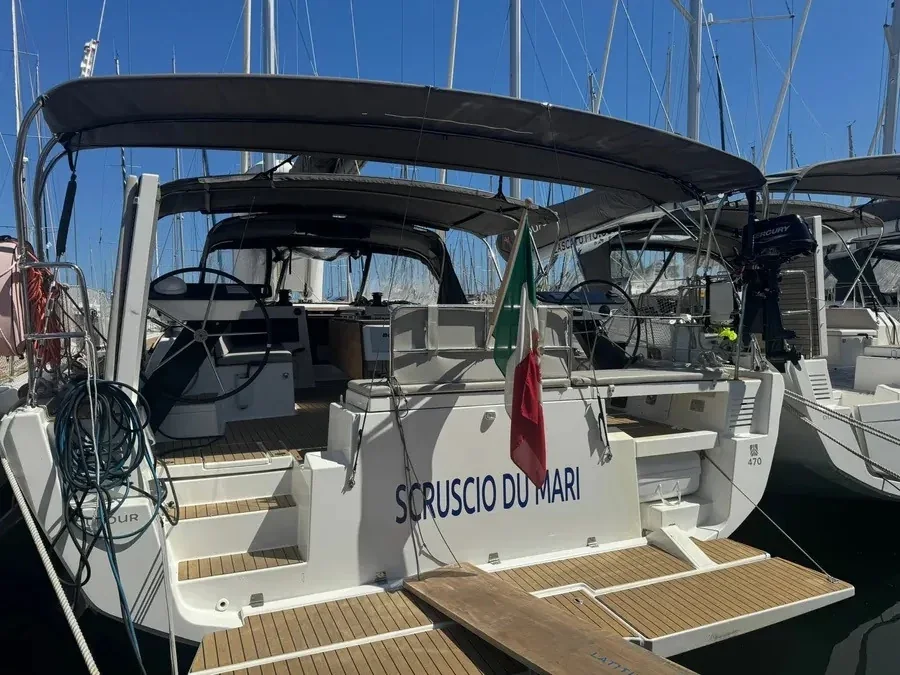 Yacht DUFOUR 470 - Scrusciu du Mari - Foto 1