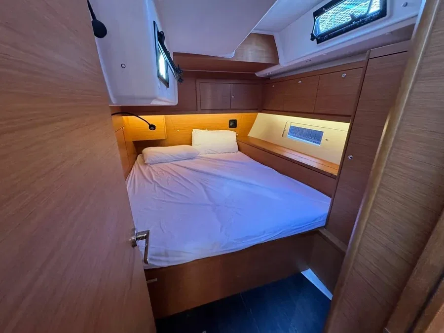 Yacht DUFOUR 470 - Scrusciu du Mari - Foto 1