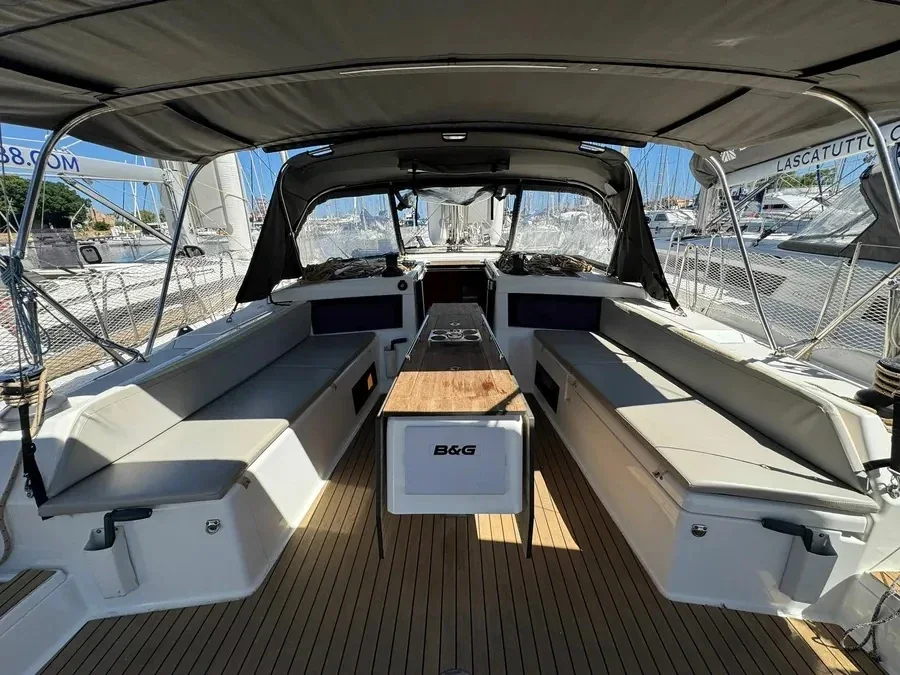 Yacht DUFOUR 470 - Scrusciu du Mari - Foto 1