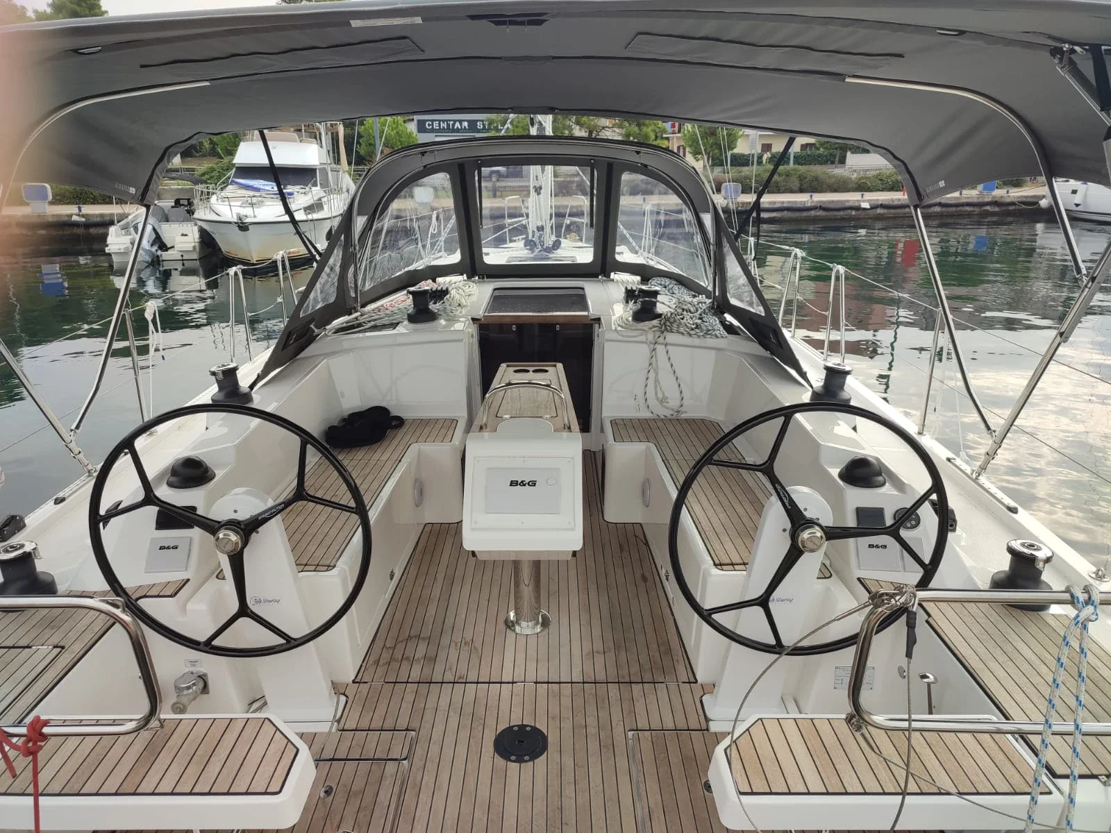 Yacht BAVARIA C38 - Kirke - Foto 1