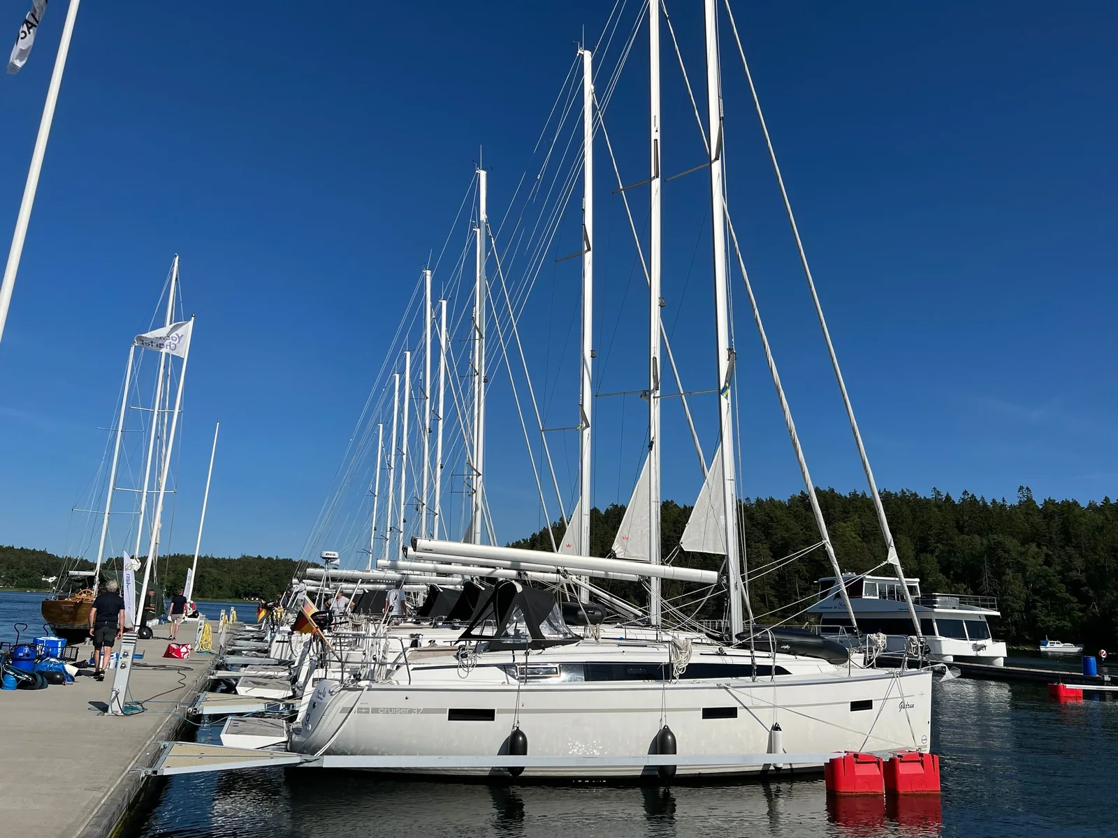 Yacht BAVARIA Cruiser 37 - Sixteen
