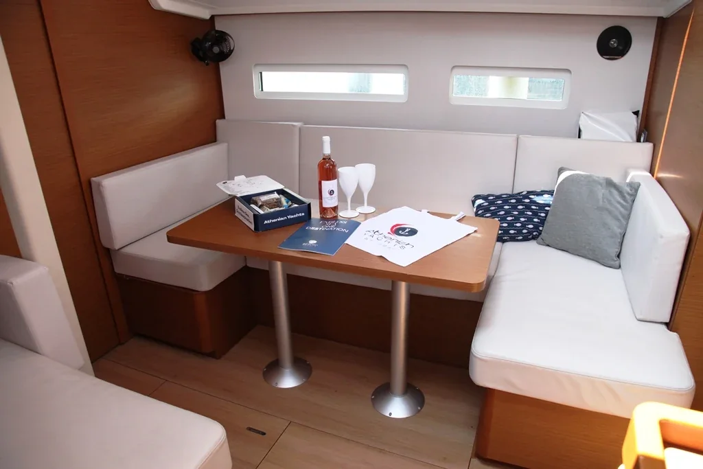 Yacht JEANNEAU Sun Odyssey 410 - Pangeo - Foto 1