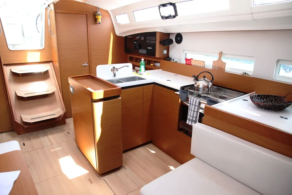 Yacht JEANNEAU Sun Odyssey 410 - Pangeo - Foto 1