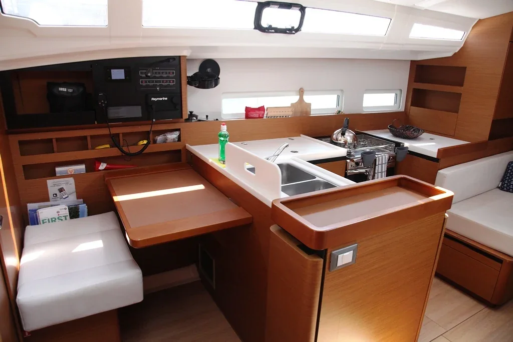 Yacht JEANNEAU Sun Odyssey 410 - Pangeo - Foto 1