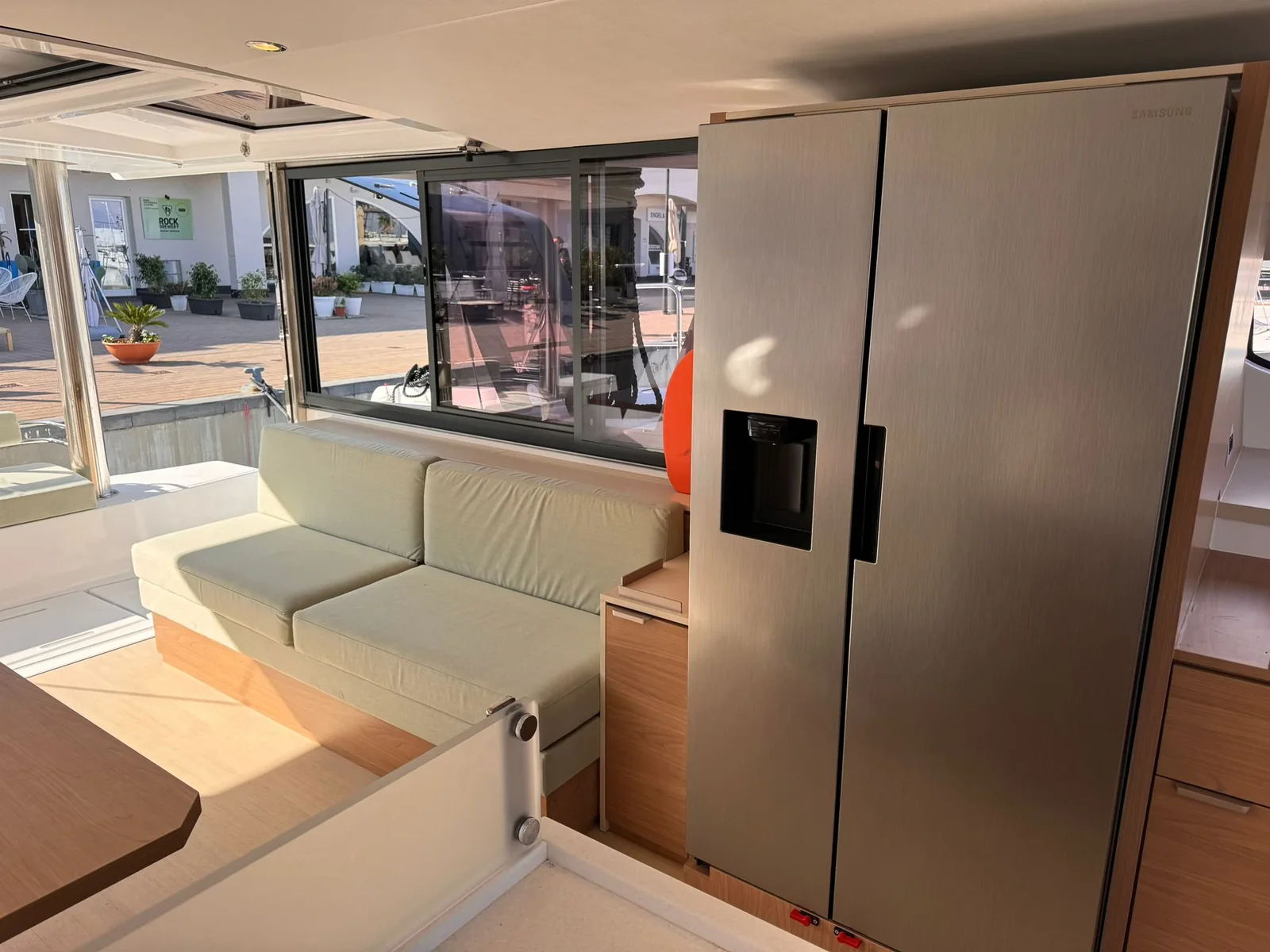 Yacht CATANA Bali 4.8 - Silver Dolphin
