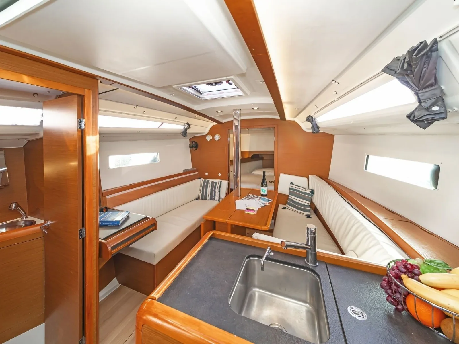Yacht JEANNEAU Sun Odyssey 389 - Agios Georgios - Foto 1