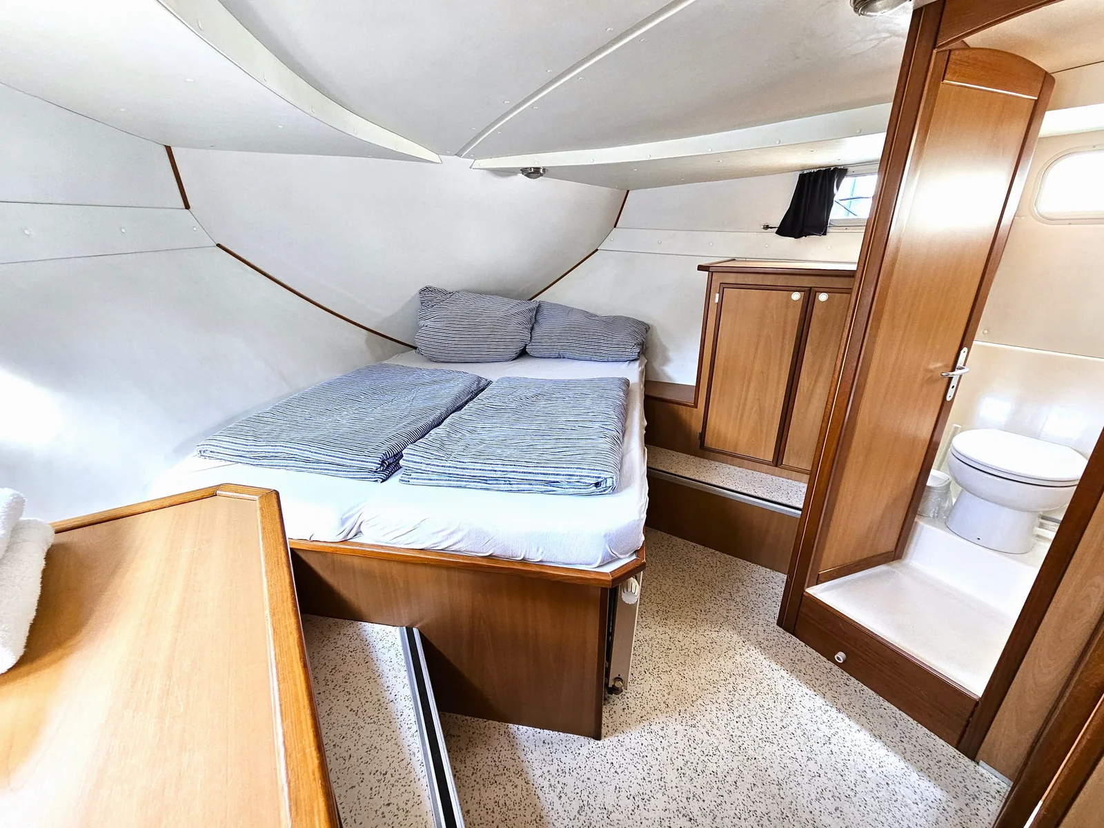 Yacht CHANTIER CPC Tarpon 37 DP - Gaia - Foto 1