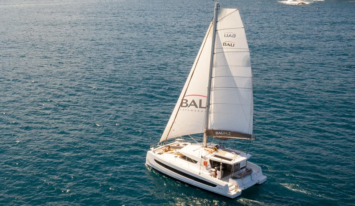 Yacht CATANA Bali 4.2