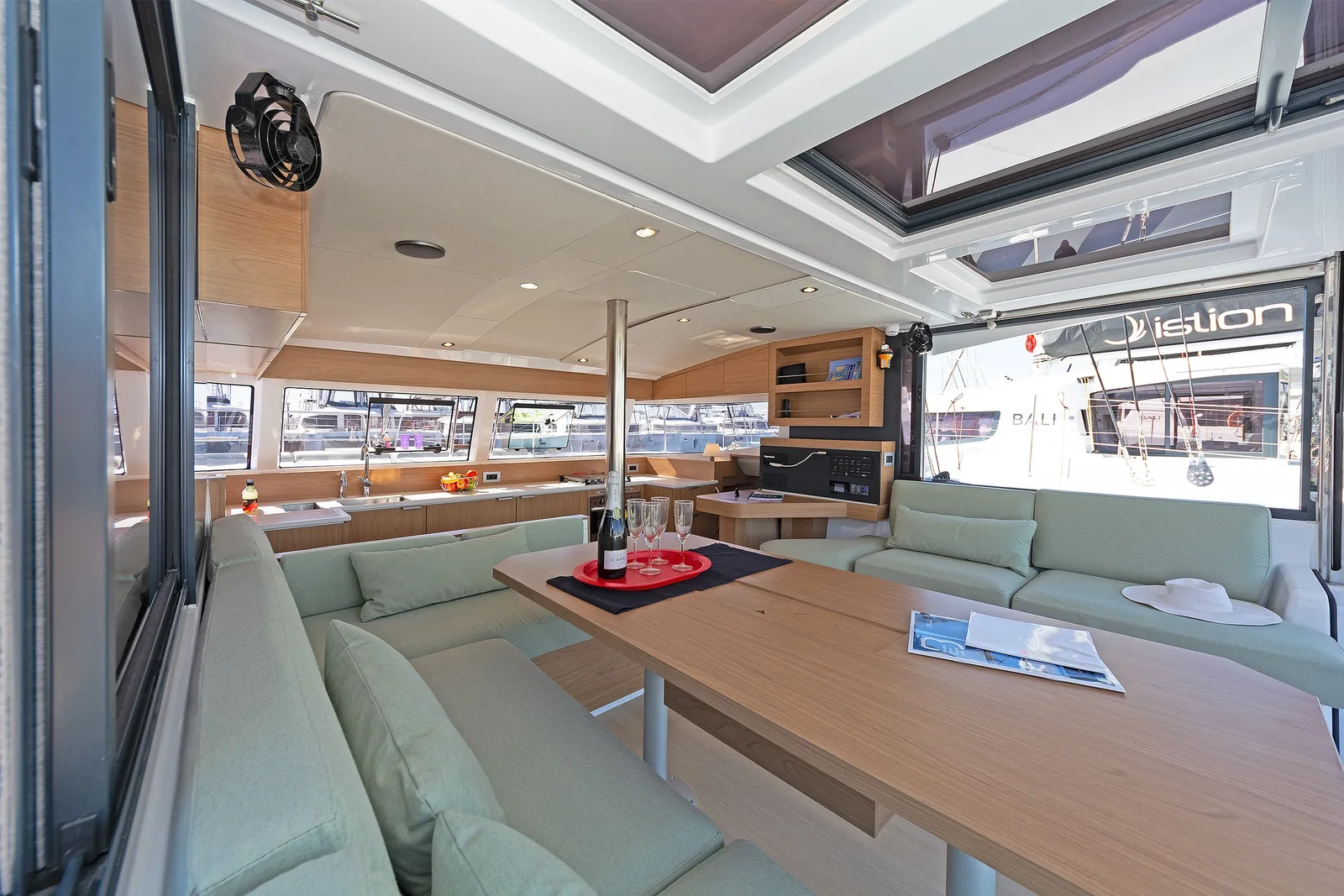 Yacht CATANA Bali Catsmart - First Flirt