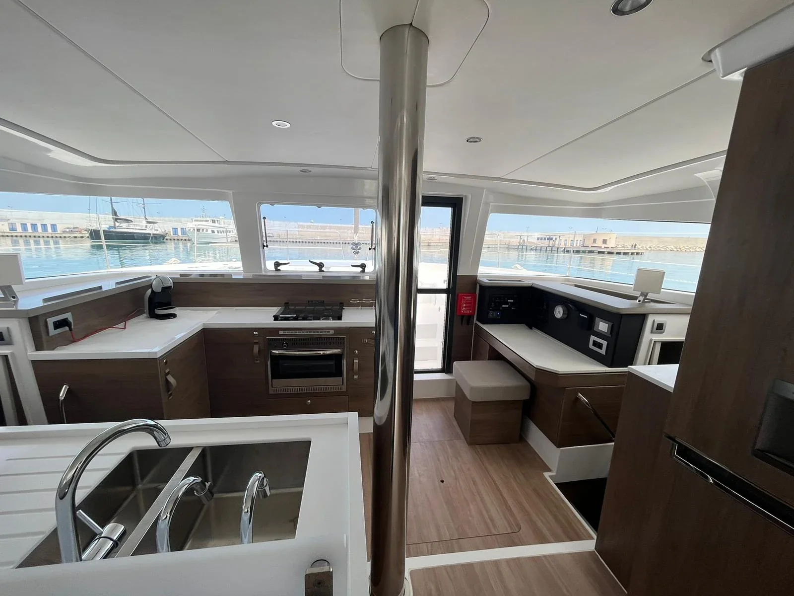 Yacht CATANA Bali 4.2 - aMare
