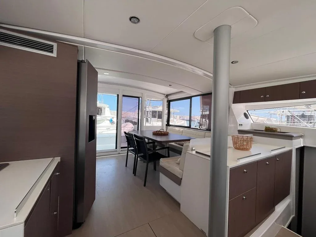 Yacht CATANA Bali 4.3 - Aqua