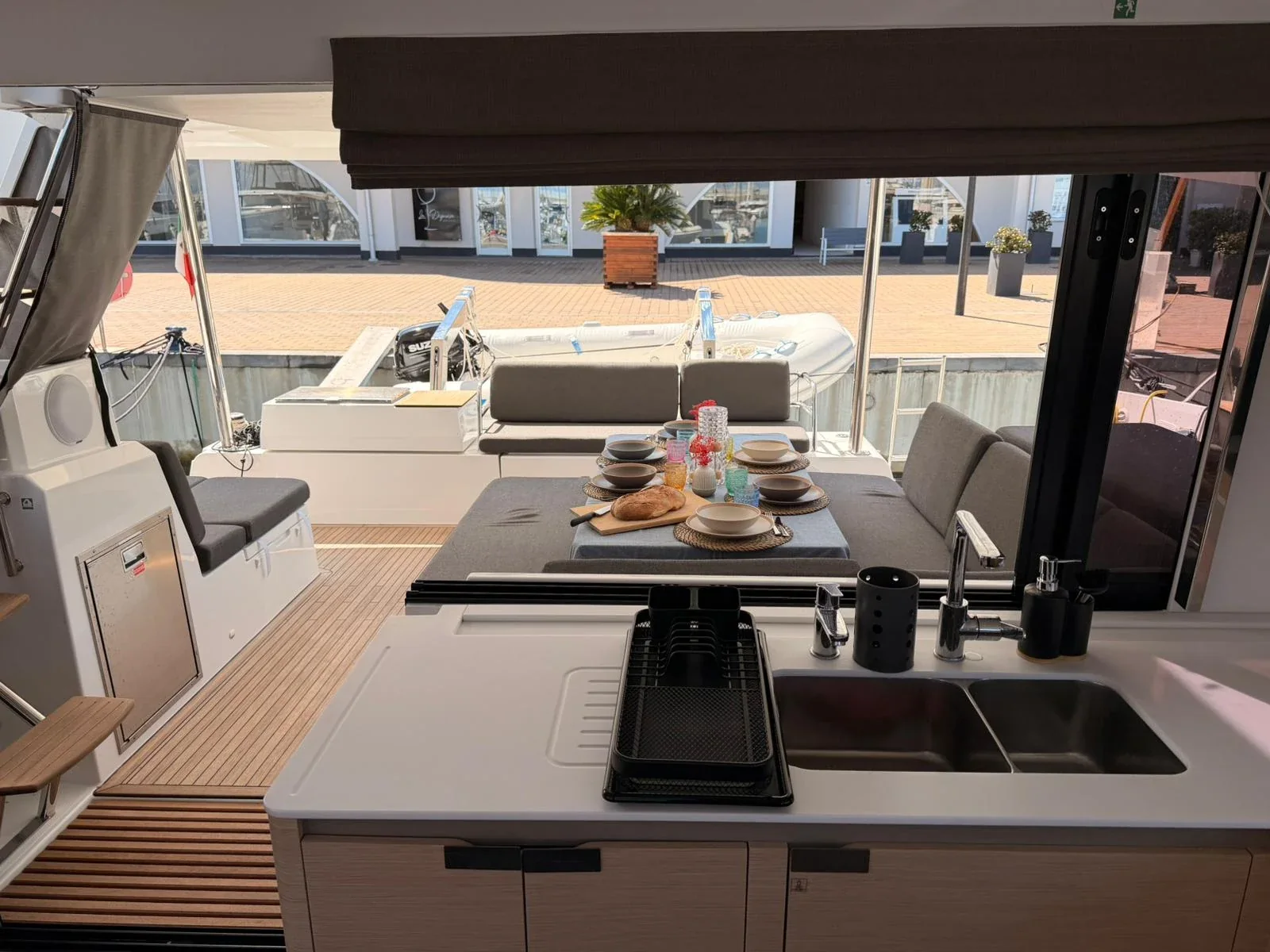Yacht FOUNTAINE PAJOT Elba 45 - Blu Dolphin