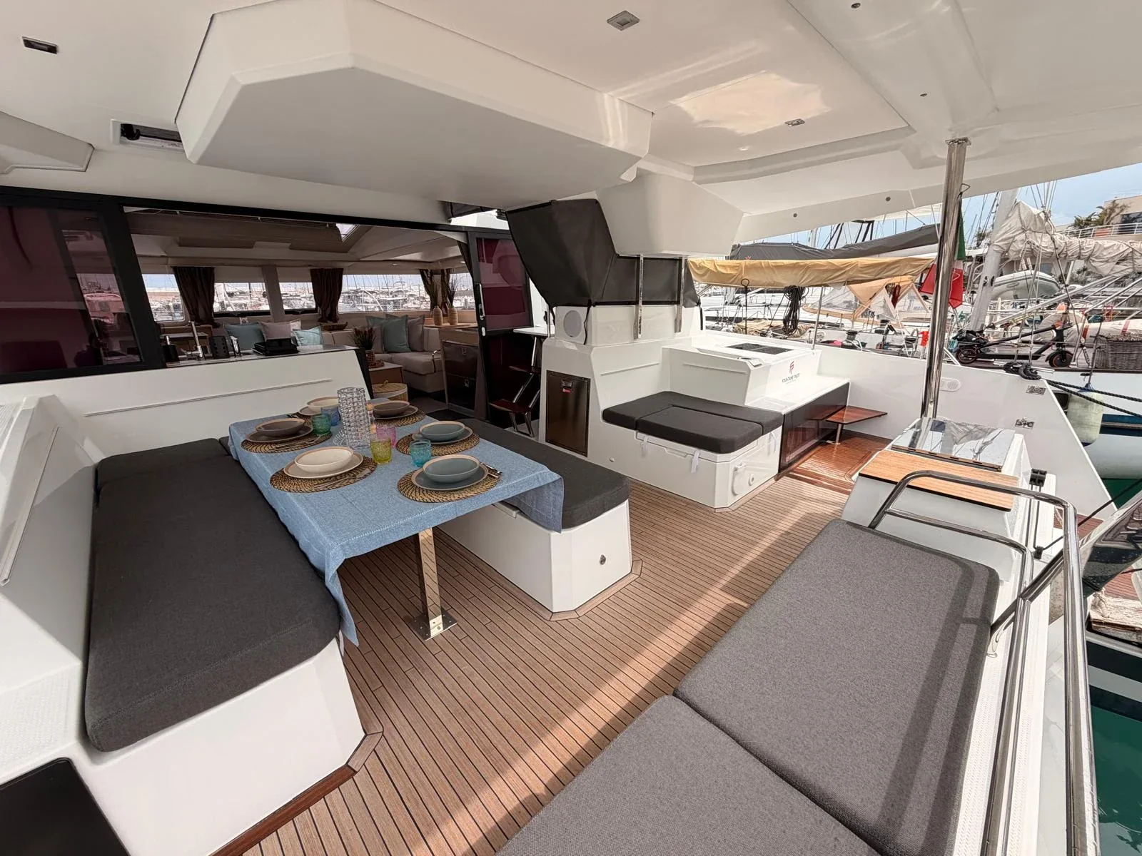 Yacht FOUNTAINE PAJOT Elba 45 - Blu Dolphin - Foto 1