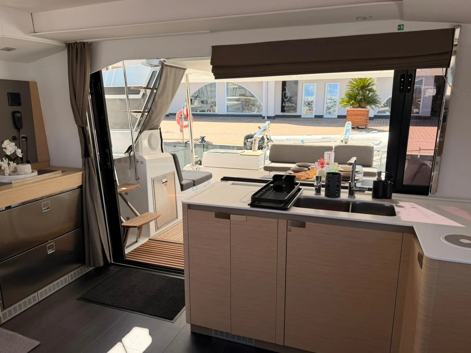 Yacht FOUNTAINE PAJOT Elba 45 - Blu Dolphin - Foto 1