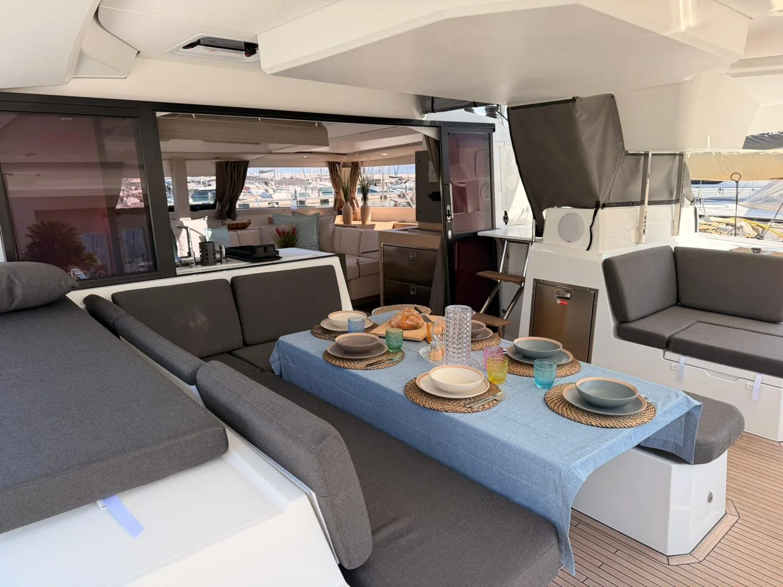 Yacht FOUNTAINE PAJOT Elba 45 - Blu Dolphin - Foto 1