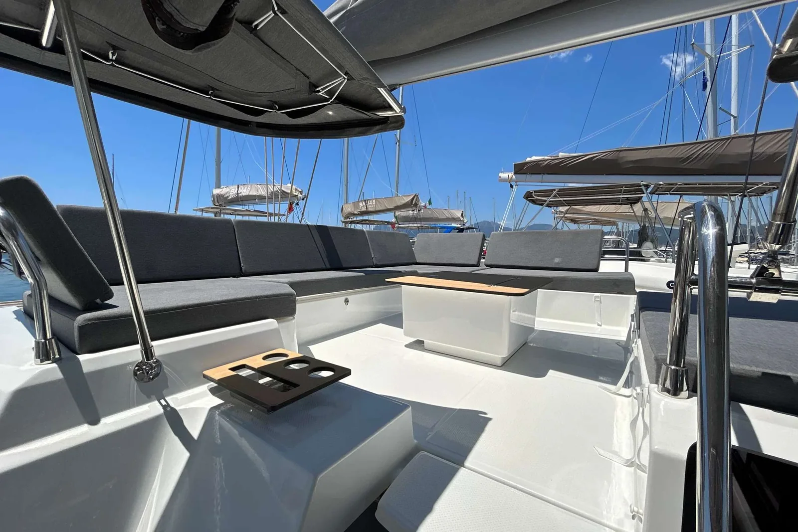 Yacht FOUNTAINE PAJOT Elba 45 - Krug