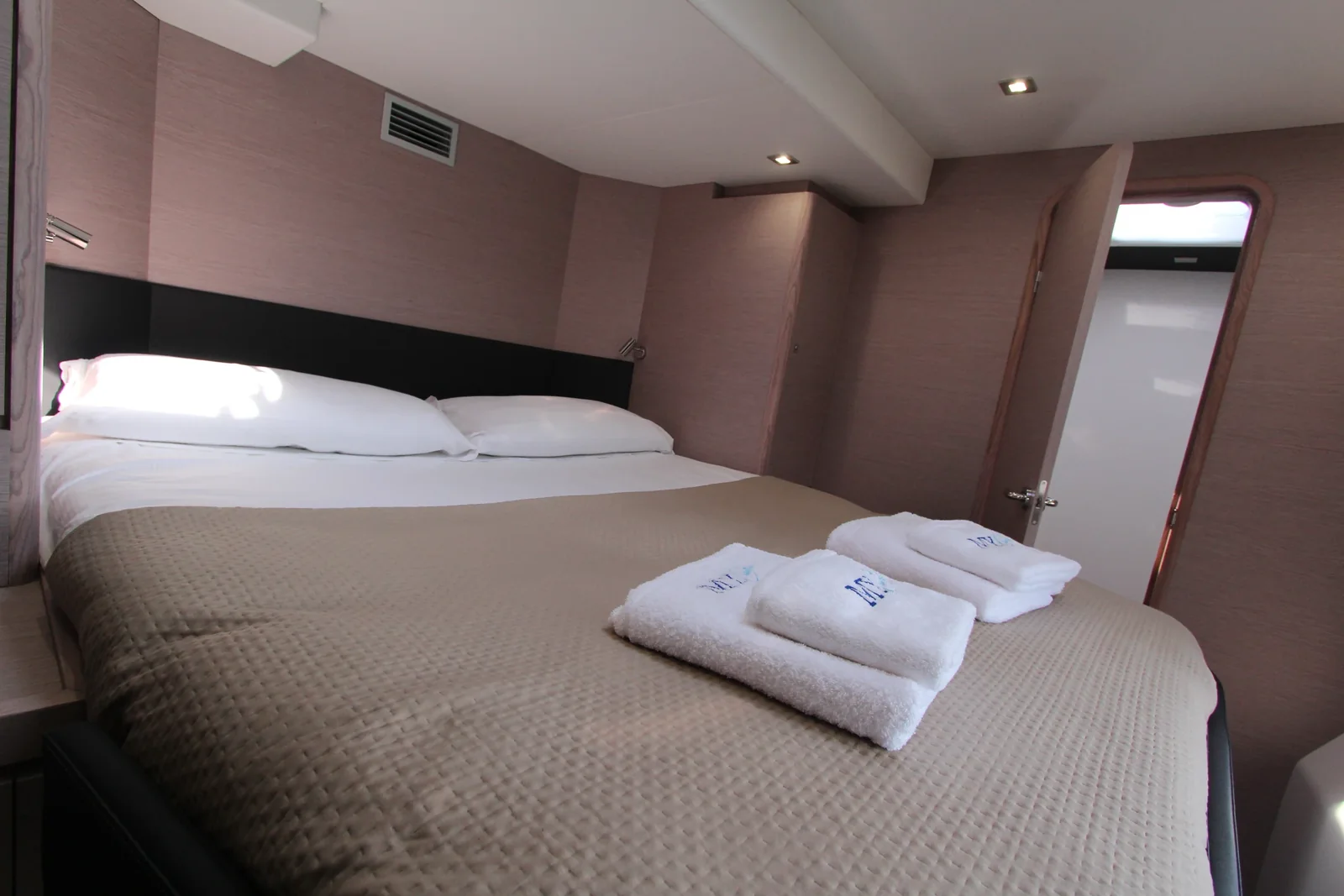 Yacht DUFOUR 48 Catamaran - Lublu - Foto 1